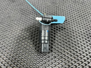 насос (моторчик) омывателя стекла Volkswagen Taos 1 поколение 2023, 1.5 л., DNKA, бензин, АКПП, внедорожник 5 дв., передний привод, 1K6955651