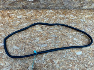 уплотнитель двери Chevrolet Trax 2 поколение 2024, 1.2 л., LIH, бензин, АКПП, внедорожник 5 дв., передний привод, 42805589