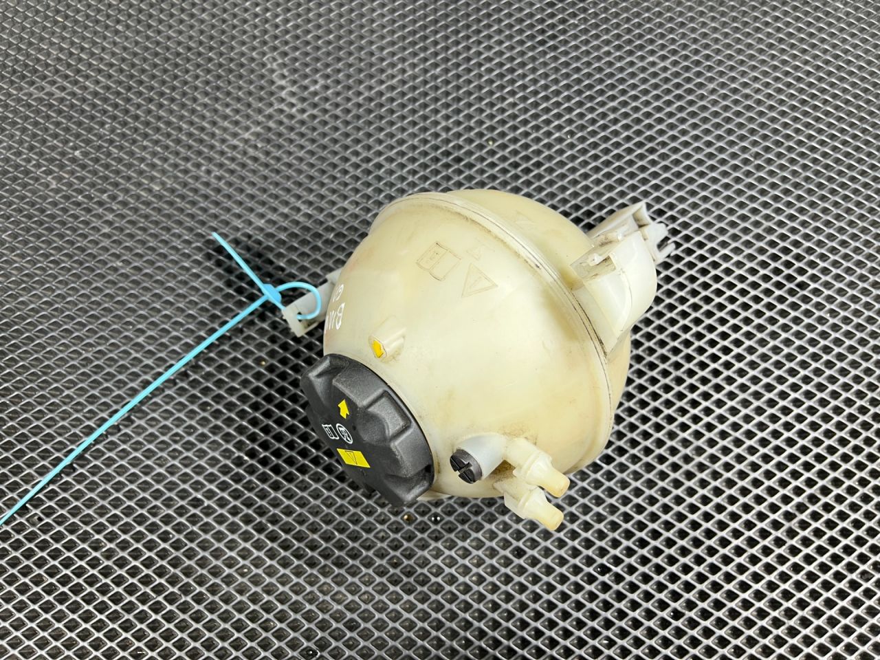 бачок расширительный BMW 7 серия G11/G12 2017, 3.0 л., B57 D30 A, дизель, АКПП, седан, 17138610654 - фото №1