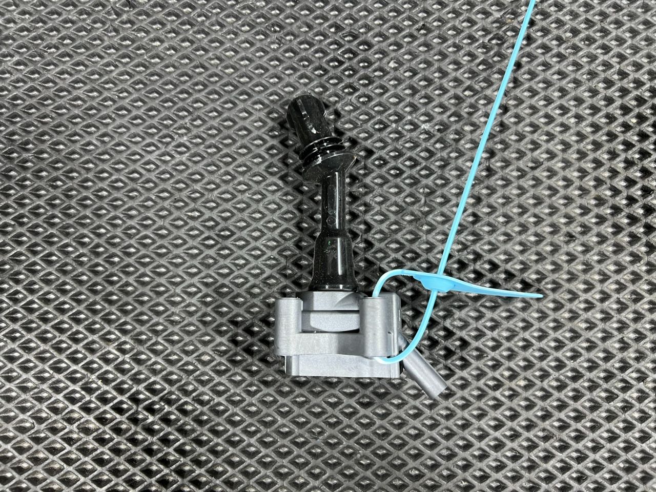 катушка зажигания Chevrolet Trax 2 поколение 2024, 1.2 л., LIH, бензин, АКПП, внедорожник 5 дв., передний привод, 77870004 - фото №1