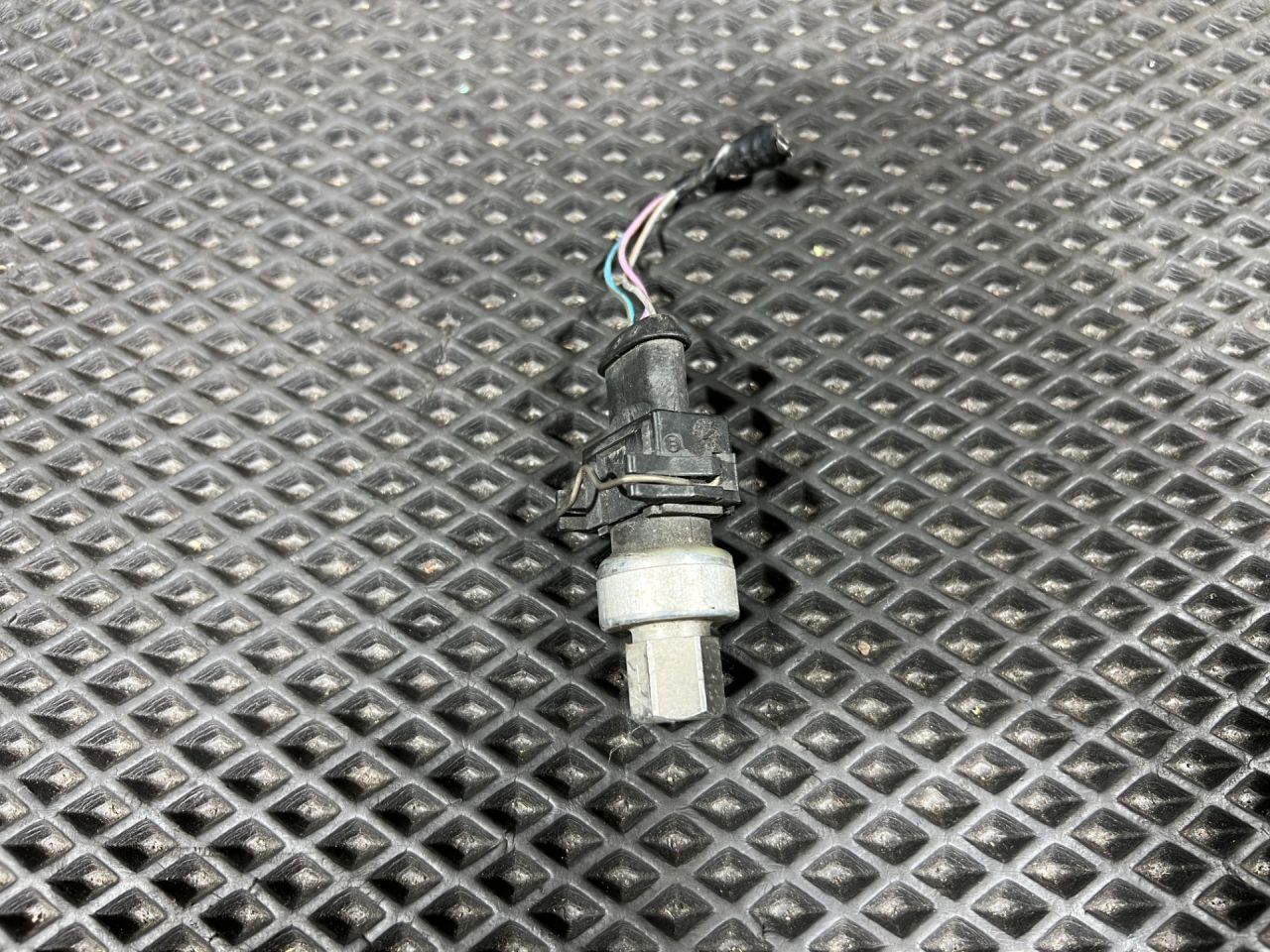 датчик кондиционера Land Rover Discovery Sport 1 поколение 2015, 2.0 л., бензин, АКПП, внедорожник 5 дв., 31292004, LR012018, LR002652, LR004079 - фото №1