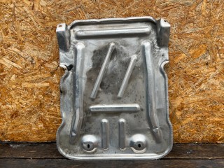 защита днища Volkswagen Taos 1 поколение 2023, 1.5 л., DNKA, бензин, АКПП, внедорожник 5 дв., передний привод, 5Q0825230K