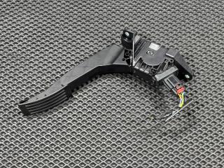 педаль Ford Bronco Sport 1 поколение 2021, 1.5 л., бензин, АКПП, внедорожник 5 дв., LX619F836AA