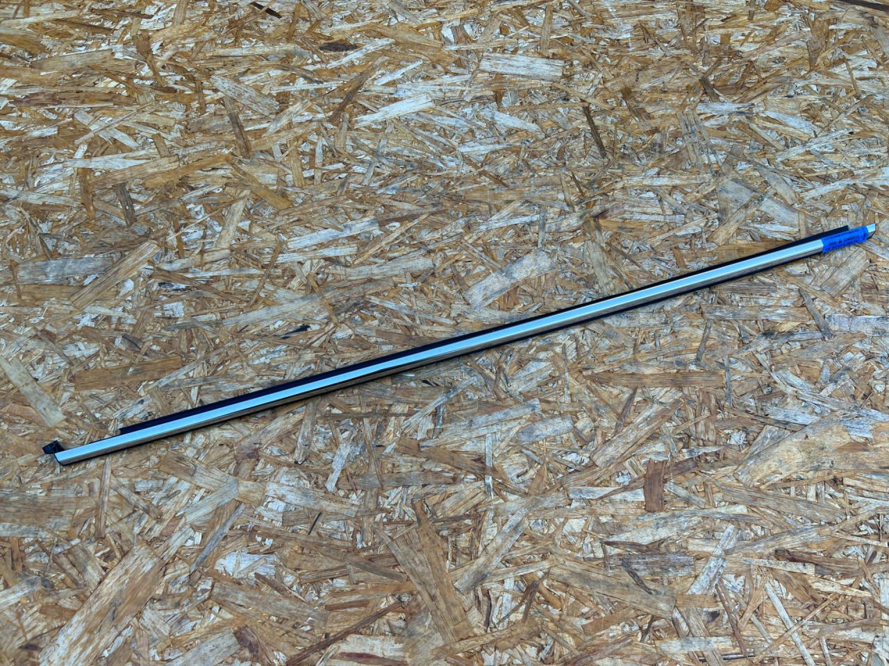 молдинг двери задней правой Volkswagen Taos 1 поколение 2023, 1.5 л., DNKA, бензин, АКПП, внедорожник 5 дв., передний привод, 2GJ839476A - фото №1