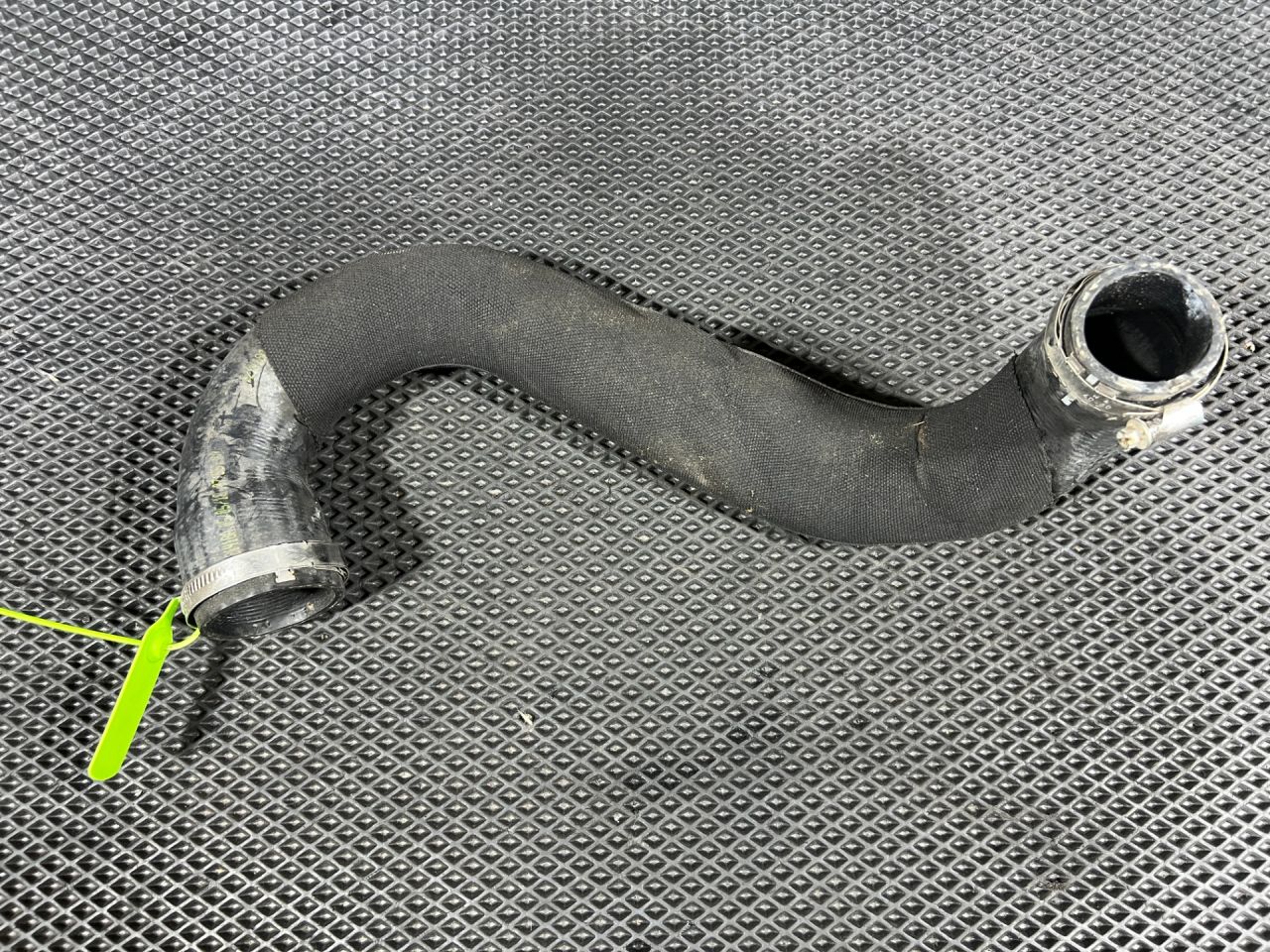 патрубок (трубопровод, шланг) Audi A5 F5 2018, 2.0 л., бензин, АКПП, купе, 8W0145738F - фото №1