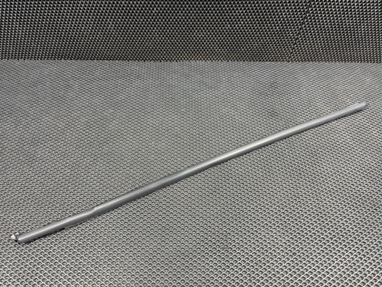 молдинг двери задней правой Volkswagen Taos 1 поколение 2021, 1.5 л., DNKA, бензин, АКПП, внедорожник 5 дв. - фото №1