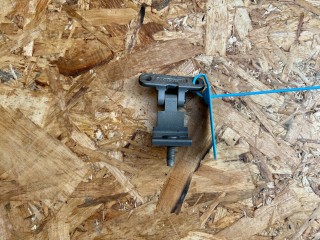 петля крышки багажника Volkswagen Tiguan 2 поколение [рестайлинг] 2024, 2.0 л., DTEA, бензин, АКПП, внедорожник 5 дв., полный привод, 5G6827301D