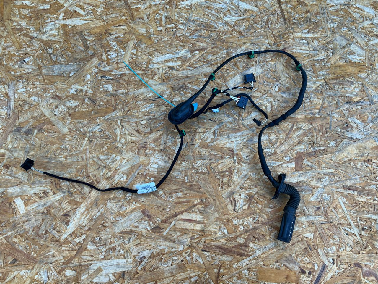 дверная проводка Volkswagen Taos 1 поколение 2023, 1.5 л., DNKA, бензин, АКПП, внедорожник 5 дв., передний привод, 2GJ971693AD - фото №1