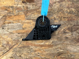 кронштейн радиатора Chevrolet Trax 2 поколение 2023, 1.2 л., бензин, АКПП, внедорожник 5 дв., 42832563