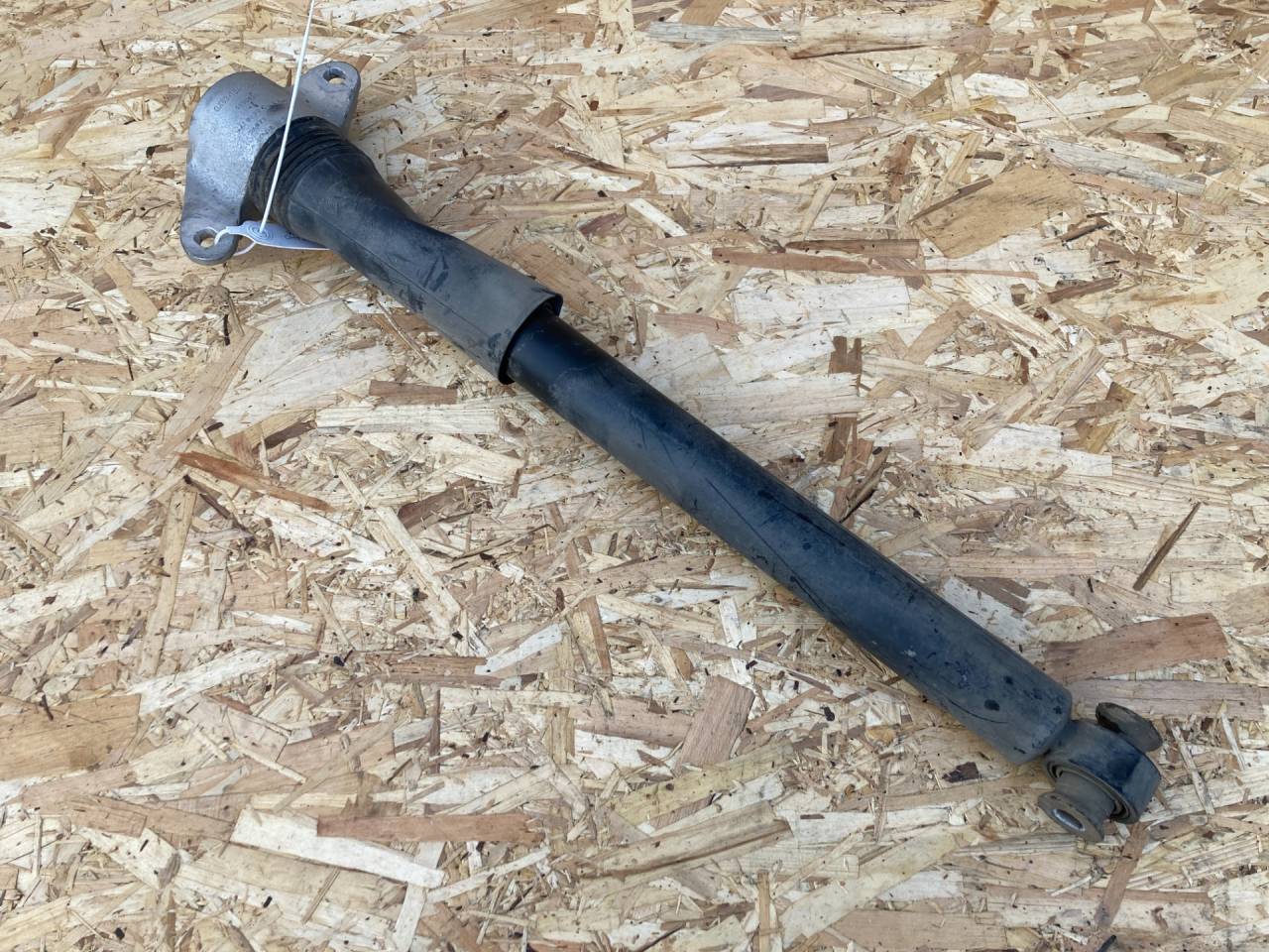 амортизатор задний Jaguar XE 1 поколение X760 2016, 3.0 л., бензин, АКПП, GX63-18A116-XX, T4N16943, T2H30190, T4A2011, T4N16018 - фото №1