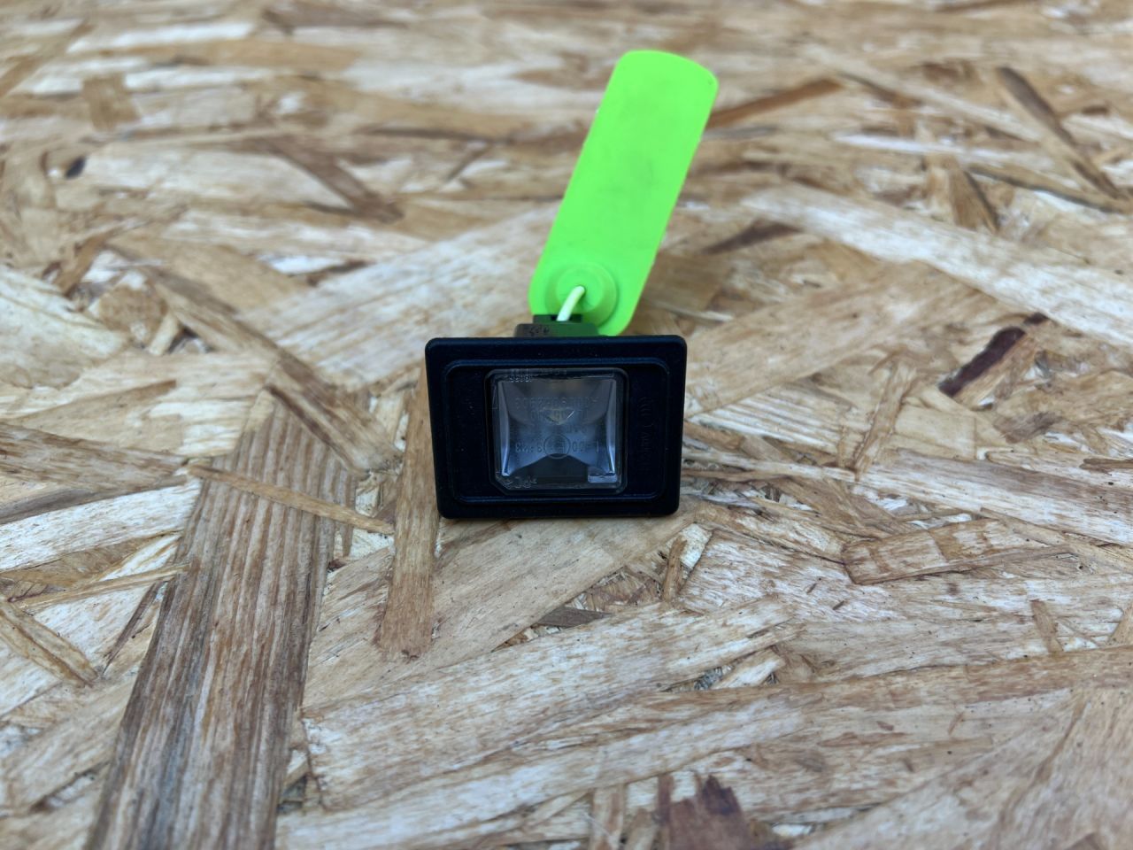 подсветка номера Mercedes-Benz M-Класс W166 2015, 4.7 л., M 278.928, бензин, АКПП, внедорожник 5 дв., A0009062903, 0999061504, 2049060046, 172906110 - фото №1