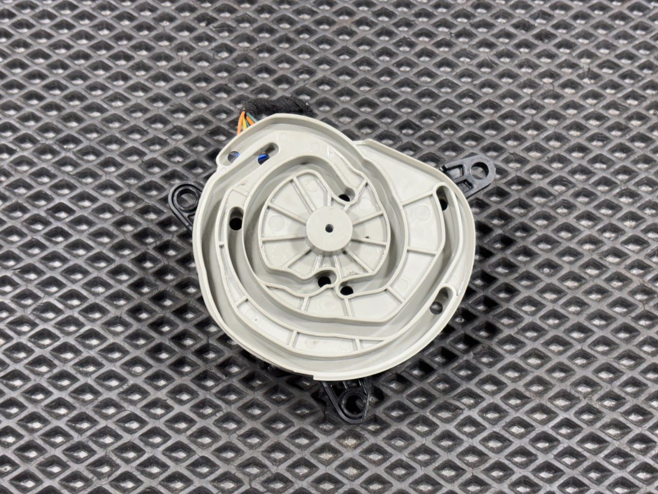 моторчик заслонки печки Kia K5 3 поколение 2022, 1.6 л., G4FP, бензин, АКПП, EA1F0-DN8AA03 - фото №1