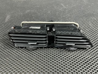 дефлектор обдува салона Volkswagen Tiguan 2 поколение [рестайлинг] 2024, 2.0 л., DTEA, бензин, АКПП, внедорожник 5 дв., полный привод, 5NN815736, 5NN815735