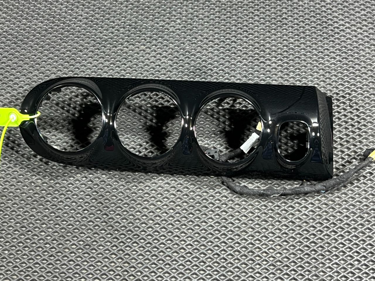 накладка на торпедо (консоль) Mercedes-Benz CLA-Класс C118 2021, 2.0 л., бензин, АКПП, A1776809800 - фото №1