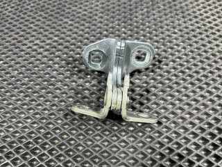 петля двери Chevrolet Trax 2 поколение 2024, 1.2 л., бензин, АКПП, внедорожник 5 дв., передний привод, 13590932