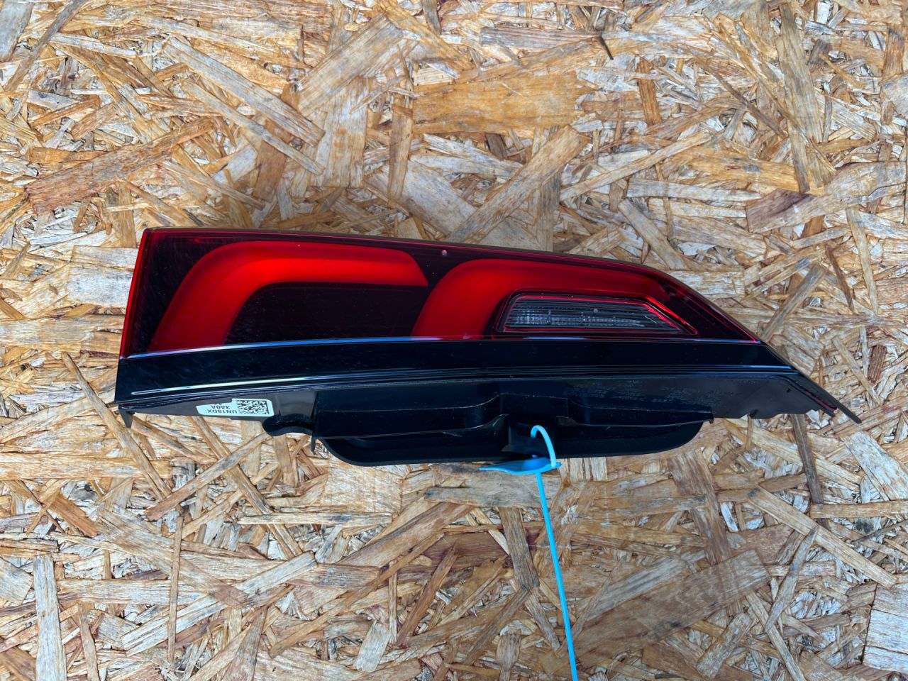 фонарь крышки багажника правый Honda CR-V 6 поколение 2025, 1.5 л., L15B, бензин, АКПП, внедорожник 5 дв., UP17DX3A0A, 34150-3A0-A11 - фото №1