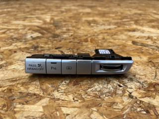 Кнопка парктроника Audi A8 D4/4H [рестайлинг] 2013, 4.0 л., CEUA, бензин, АКПП, седан, 4H0820911B