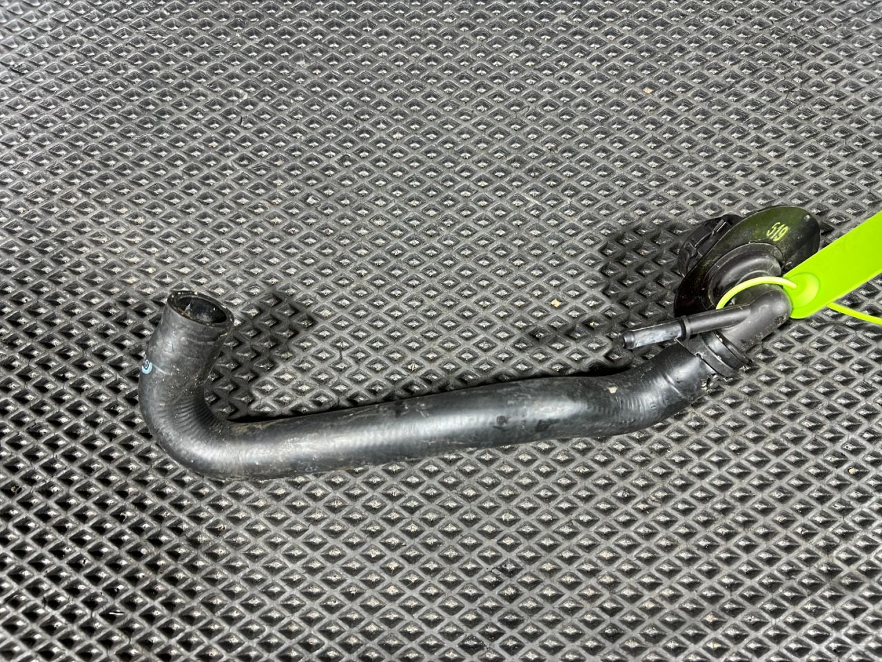 патрубок (трубопровод, шланг) Mercedes-Benz S-Класс W222/C217/A217 2014, 4.7 л., бензин, АКПП, седан, A2228303496 - фото №1