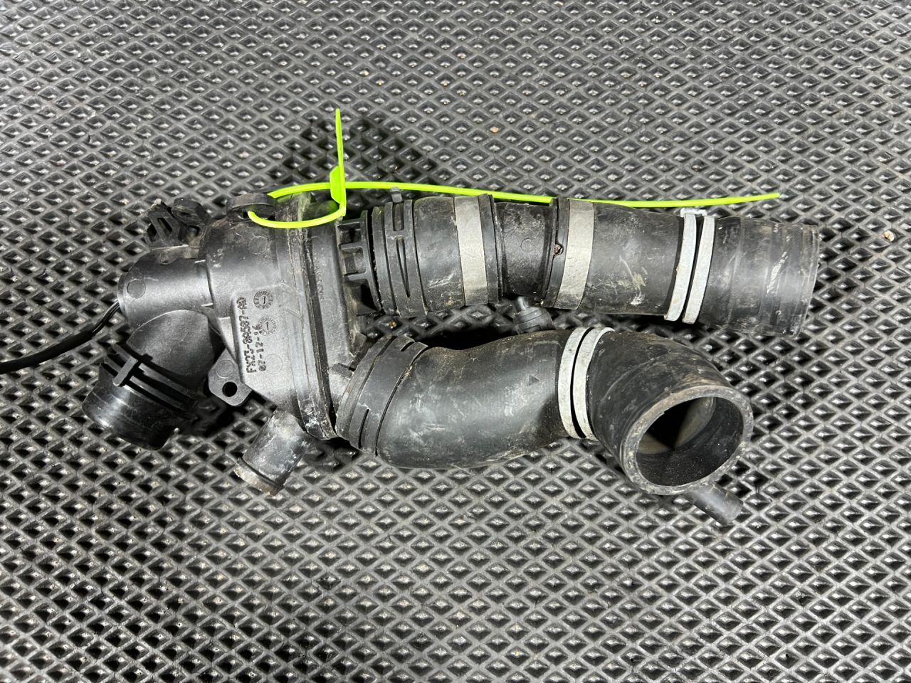 термостат Land Rover Range Rover Sport 2 поколение 2017, 5.0 л., 508PS, бензин, внедорожник 5 дв., FX238A587AD, LR035124, AJ814048 - фото №1