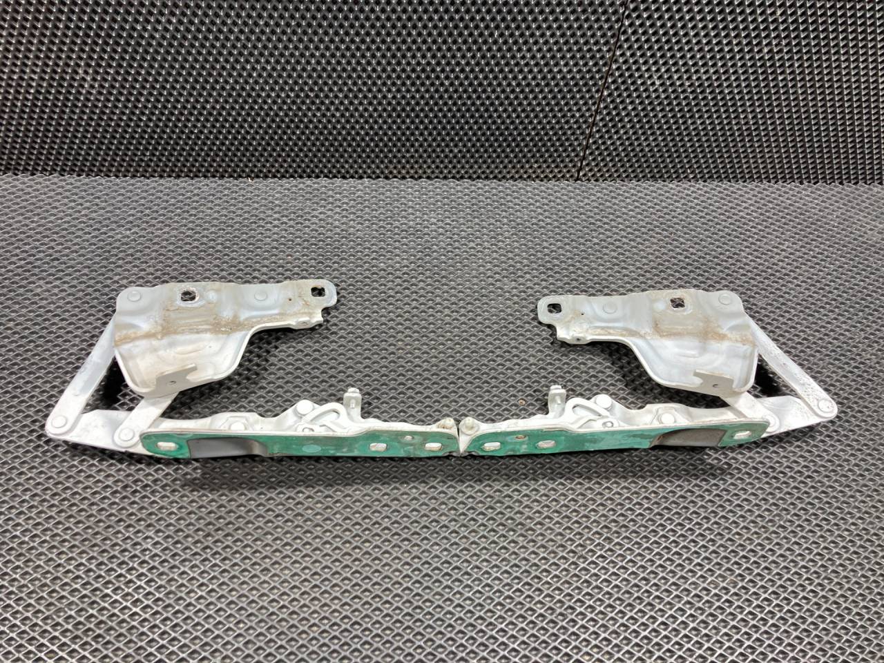 петля капота Jaguar XF X260 260 2016, 2.0 л., 204PT, бензин, АКПП, седан, GX7316801AE, GX7316800AE, T2H12980, T2H12981 - фото №1