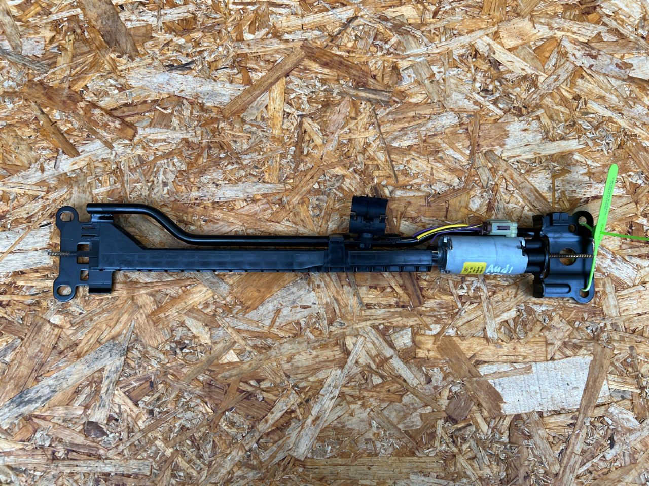 моторчик регулировки сиденья Audi A5 F5 2018, 2.0 л., бензин, АКПП, купе, 0390204165, C33206-101 - фото №1