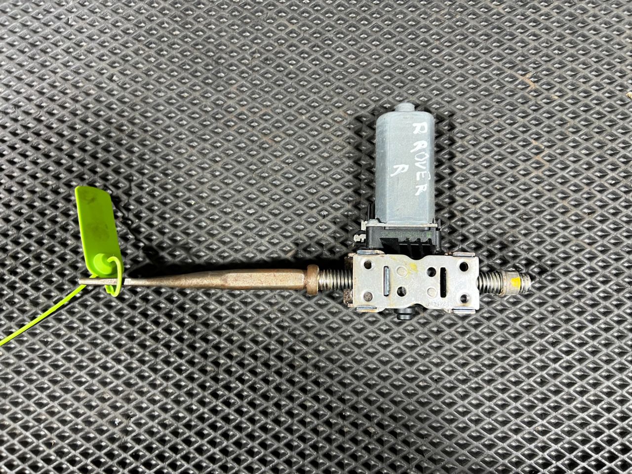 моторчик регулировки сиденья Land Rover Range Rover 4 поколение 2013, 3.0 л., бензин, АКПП, внедорожник 5 дв., 984685106 - фото №1