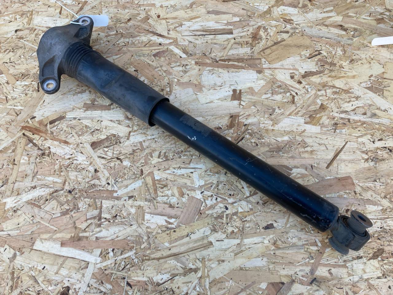 амортизатор задний Jaguar XE 1 поколение 2016, 3.0 л., бензин, АКПП, GX63-18A145-XX, T4N16943, GX6318W002AD - фото №1