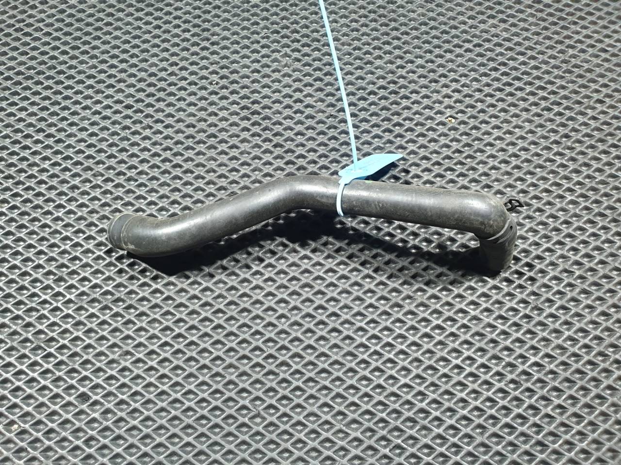 патрубок (трубопровод, шланг) Audi A4 B9 2015, 2.0 л., бензин, АКПП, седан, 8W1819373C - фото №1