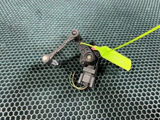 датчик дорожного просвета передний Jaguar XE 1 поколение 2017, 3.0 л., бензин, АКПП, седан, GX733C279AA, T4N1104, LR090678