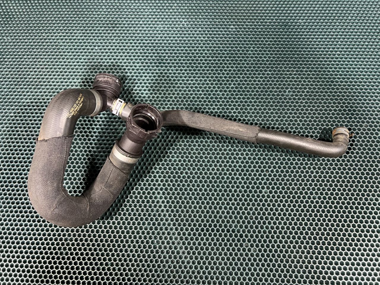 патрубок (трубопровод, шланг) Audi Q7 4M 2018, 3.0 л., CREC, бензин, АКПП, внедорожник 5 дв., 4M0122101AK - фото №1