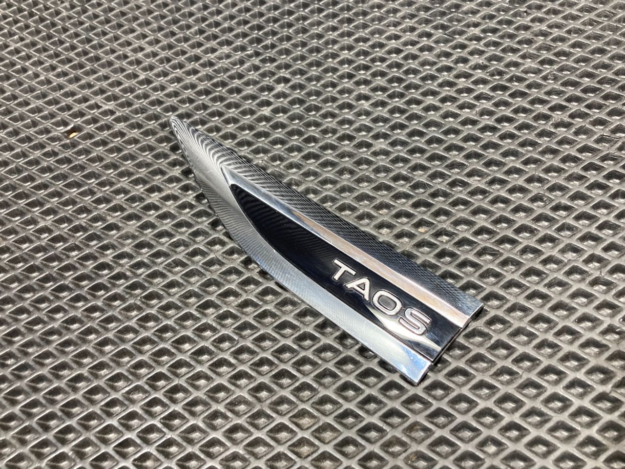 молдинг крыла Volkswagen Taos 1 поколение 2021, 1.5 л., DNKA, бензин, АКПП, внедорожник 5 дв., 2GJ853689A - фото №1