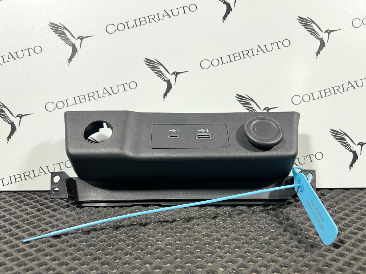 разъем AUX / USB Nissan Rogue T33 2022, 1.5 л., KR15, бензин, АКПП, внедорожник 5 дв., 969126RR0A, 969ZF6RR0A, 284H36RA1A - фото №1
