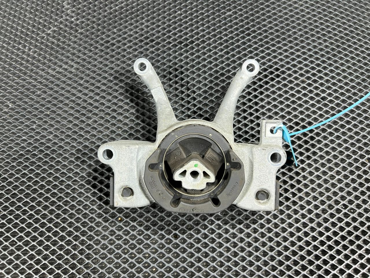 подушка крепления КПП BMW 7 серия G11/G12 (2015 - 2026), бензин, АКПП, седан, 22326862577 - фото №1