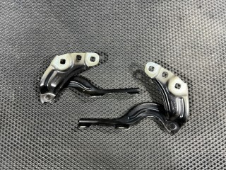 петля капота Chevrolet Trax 2 поколение 2024, 1.2 л., бензин, АКПП, внедорожник 5 дв., передний привод, 42926056, 42926055