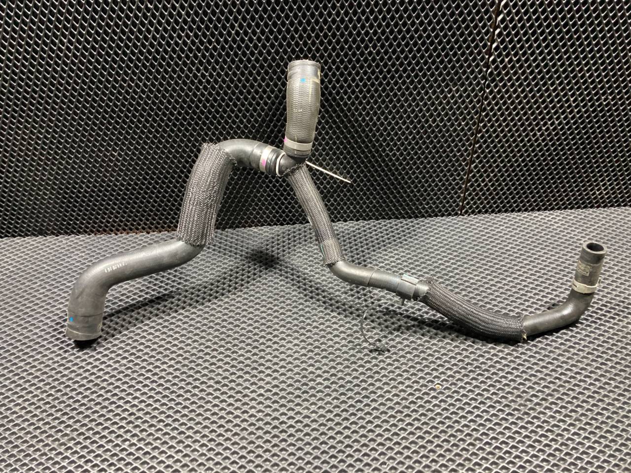 патрубок (трубопровод, шланг) Ford Bronco Sport 1 поколение 2020, 1.5 л., бензин, АКПП, внедорожник 5 дв., LX61-8B274-KAA - фото №1