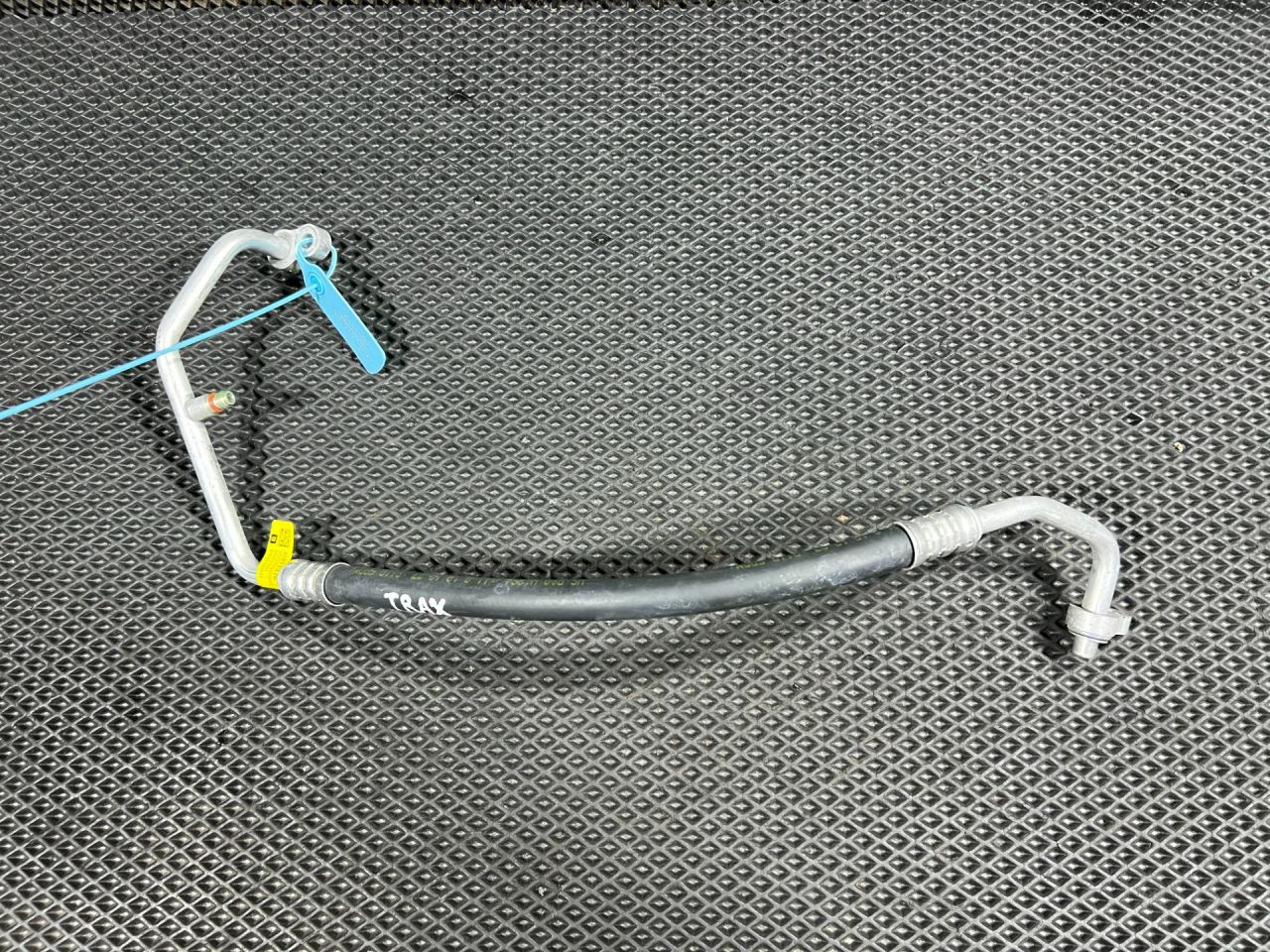 трубка кондиционера Chevrolet Trax 2 поколение 2024, 1.2 л., бензин, АКПП, внедорожник 5 дв., передний привод, 42891376, 42768840 - фото №1