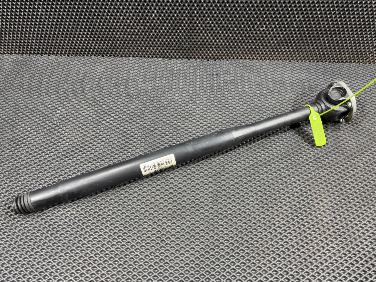 карданный вал Mercedes-Benz E-Класс W213/S213/C238/A238 2018, 2.0 л., бензин, АКПП, седан, A2534103301, A2533301 - фото №1