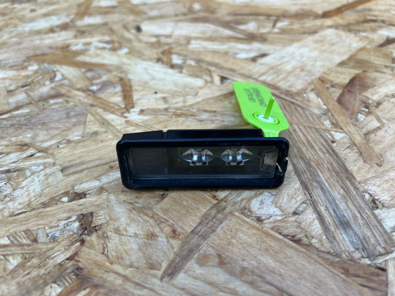 подсветка номера Porsche Macan 1 поколение 95B 2016, 3.0 л., MCT.MA, бензин, АКПП, внедорожник 5 дв., 420943021 - фото №1