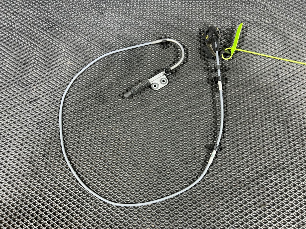 трос кулисы КПП Jaguar XE 1 поколение 2017, 3.0 л., AJ 126, бензин, АКПП, седан, GX73A, GX73-7J167-AC - фото №1