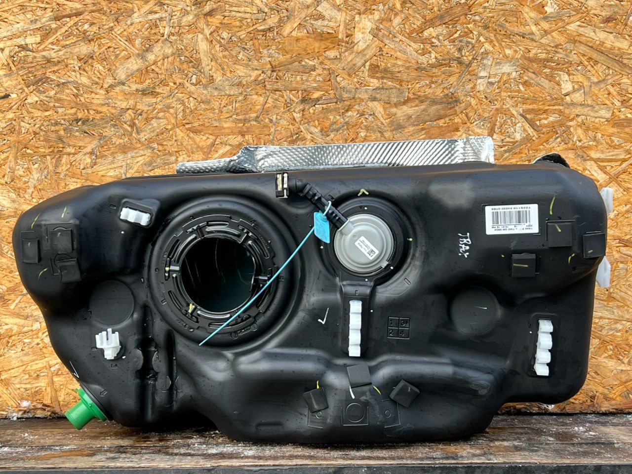 бак топливный Chevrolet Trax 2 поколение 2024, 1.2 л., бензин, АКПП, внедорожник 5 дв., передний привод, 687912733, 60009166 - фото №1