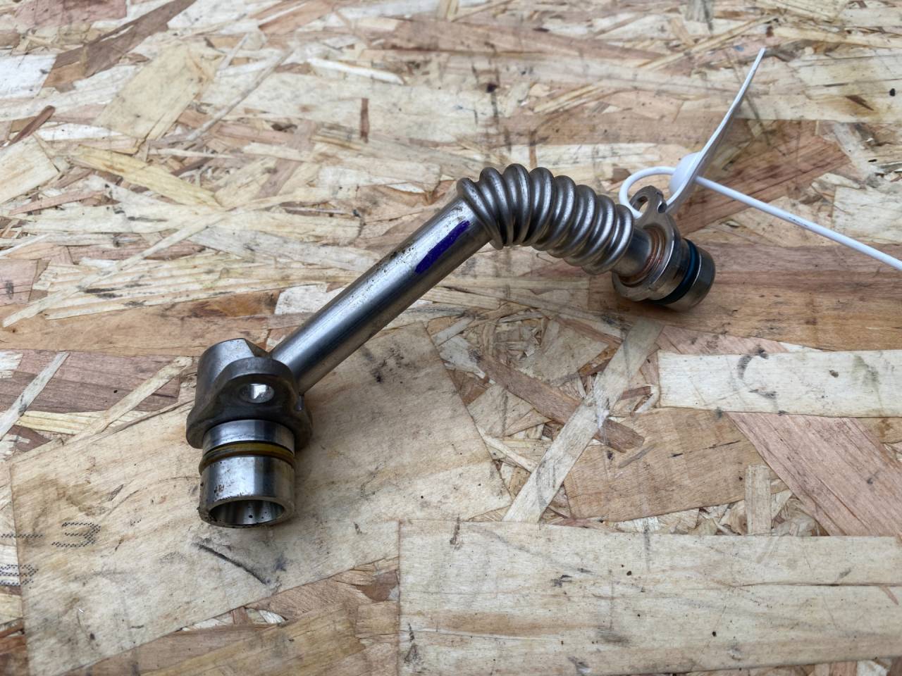 масляная трубка турбины Ford Bronco Sport 1 поколение 2020, 1.5 л., бензин, АКПП, внедорожник 5 дв., JX6G-6K677-BA - фото №1