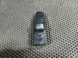 кнопка стеклоподъемника двери Chevrolet Trax 2 поколение 2023, 1.2 л., LIH, бензин, АКПП, внедорожник 5 дв., 84513460, 23308159, 26218342