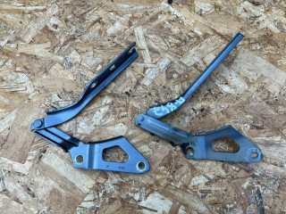 петля капота Volkswagen Tiguan 2 поколение [рестайлинг] 2024, 2.0 л., DTEA, бензин, АКПП, внедорожник 5 дв., полный привод, 5NN823301, 5NN823302