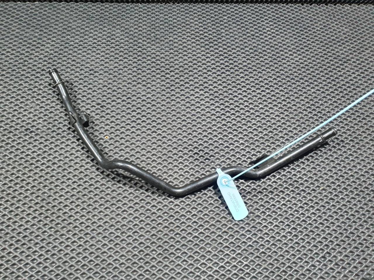 трубка охлаждающей жидкости Audi A4 B9 2018, 2.0 л., CVKB, бензин, АКПП, седан, 06L121075S - фото №1