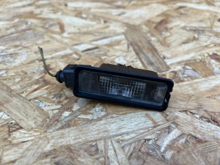 подсветка номера Volkswagen Golf 7 поколение 2017, 1.8 л., бензин, 1K8943021