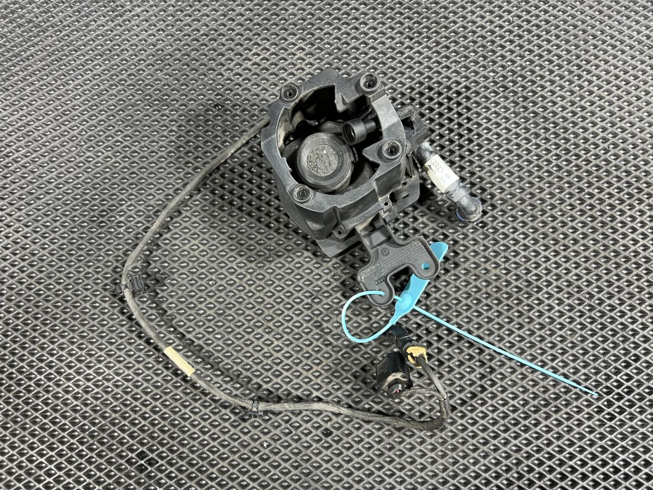 камера ночного видения Audi S8 D4 2013, 4.0 л., CGTA, бензин, АКПП, седан, 4H0955663B, 4H0980561A - фото №1