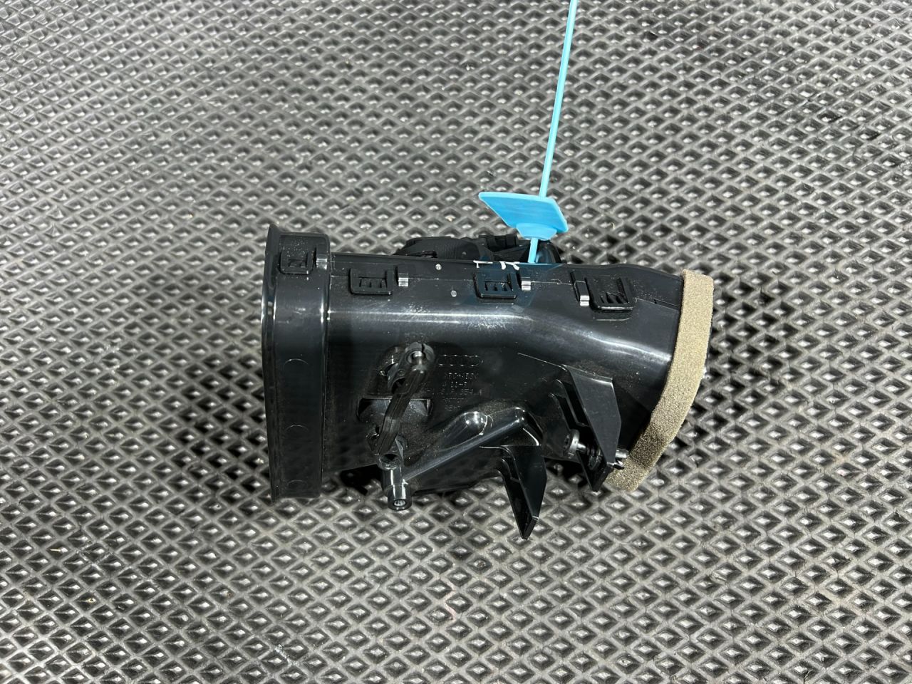 Заслонка печки/климат-контроля Audi S8 D4 2013, 4.0 л., CGTA, бензин, АКПП, седан, 4H1819354A - фото №1