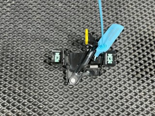 замок капота Chevrolet Trax 2 поколение 2024, 1.2 л., LIH, бензин, АКПП, внедорожник 5 дв., передний привод, 42802597