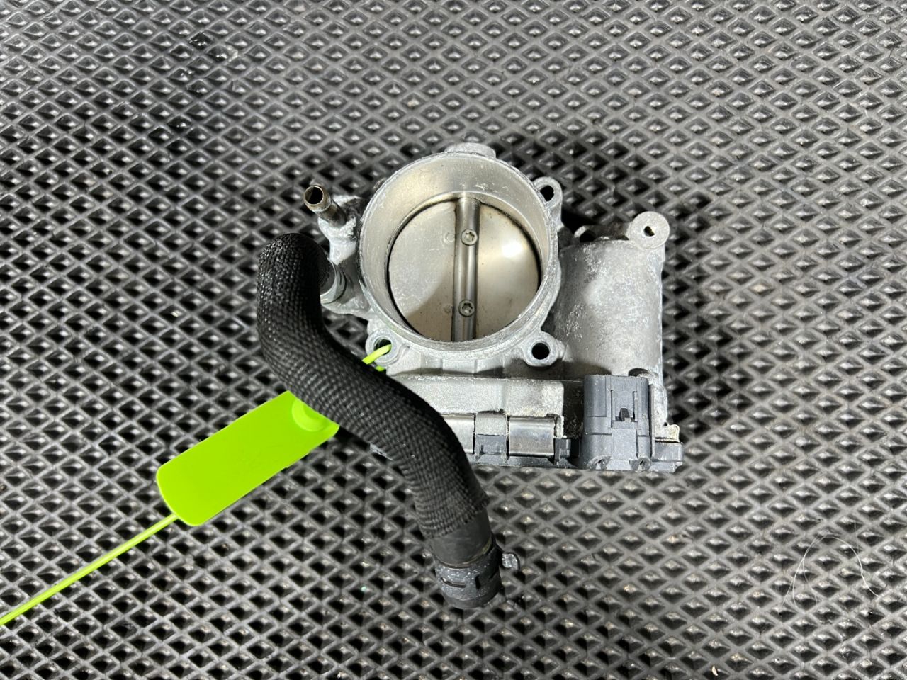 заслонка дроссельная Jaguar F-Pace 1 поколение X761 2020, 2.0 л., бензин, АКПП, внедорожник 5 дв., JDE39713, LR109395, K4P39F991AA, 0280750766 - фото №1