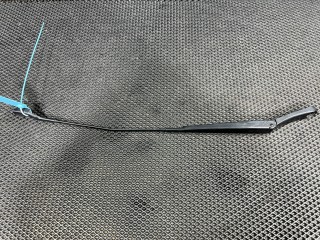 щеткодержатель (поводок стеклоочистителя, дворник) Volkswagen Taos 1 поколение 2023, 1.5 л., DNKA, бензин, АКПП, внедорожник 5 дв., передний привод, 2GJ955410